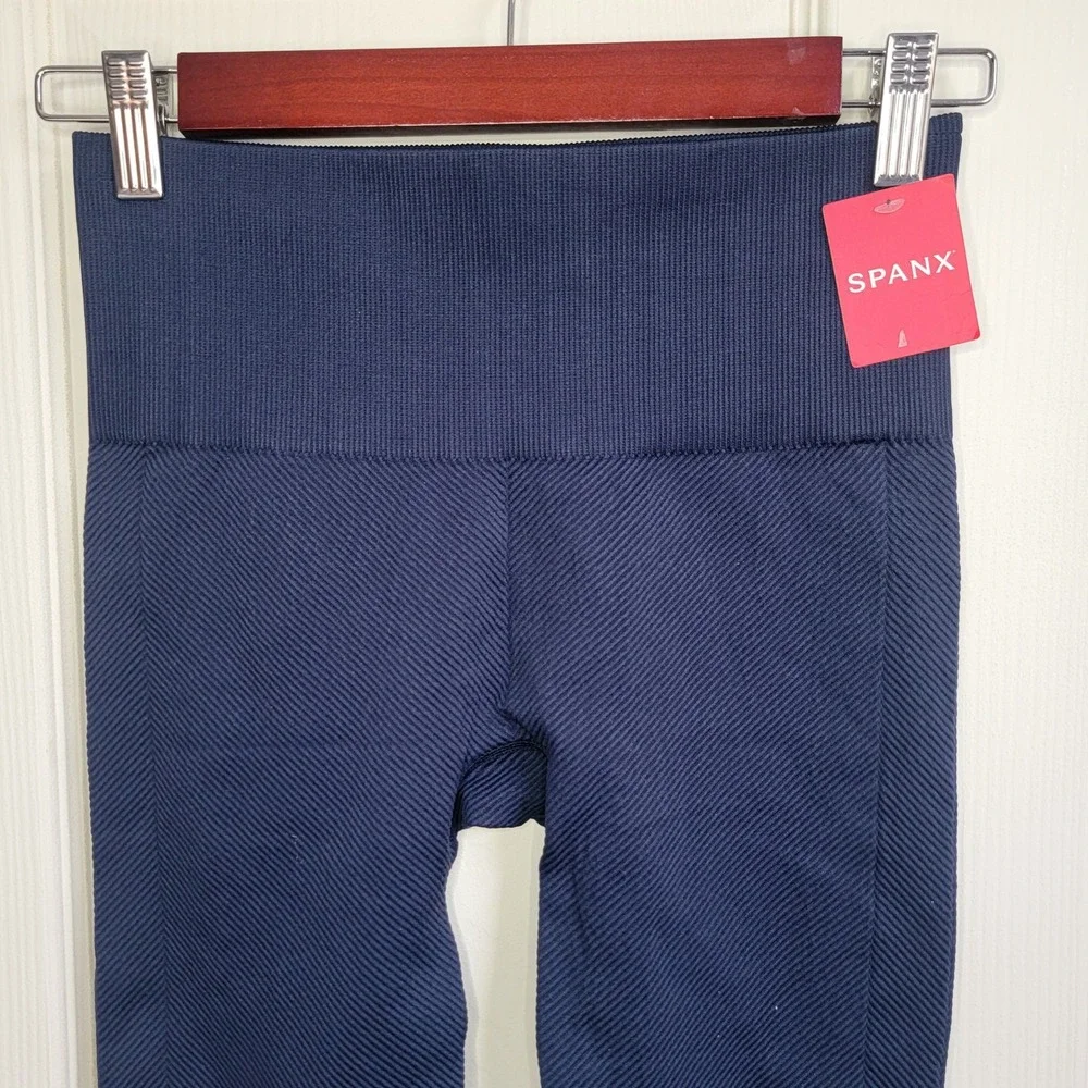 NWT SPANX Blue Rib Seamless Leggings‎ in Navy Haze Size Small